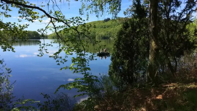 Pêche sur le lac de Vassivière