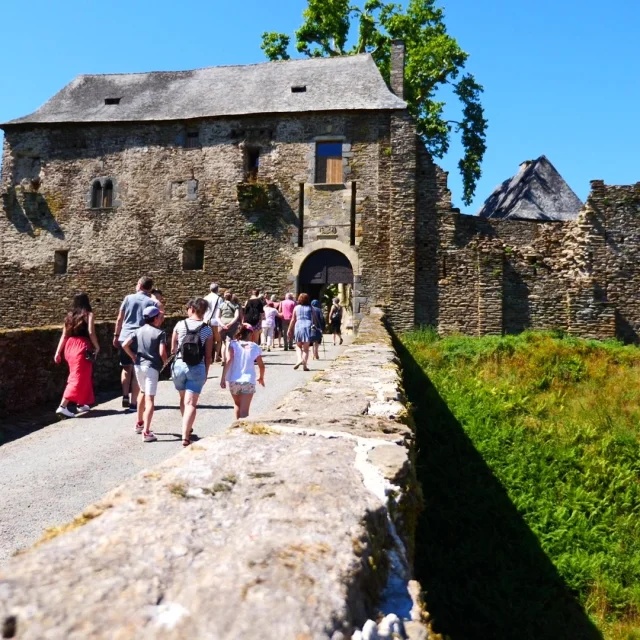 Entree Chateau De Segur Le Chateau Oti Psty