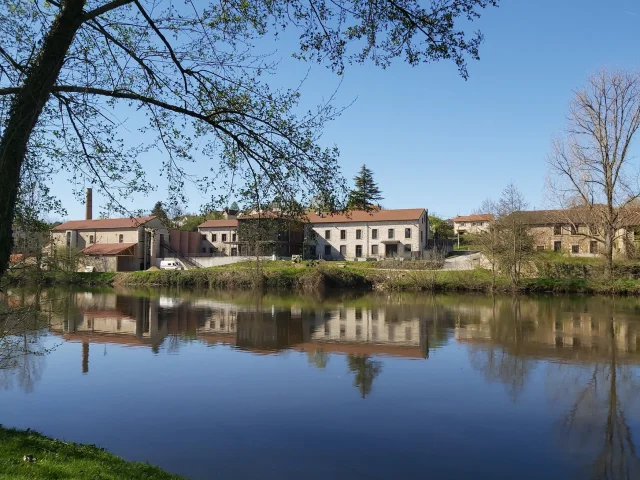 Cite Du Cuir Saint Junien Vue Exterieure Bords De Vienne