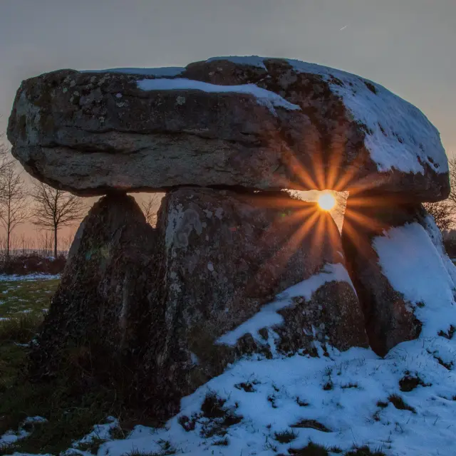 Légendes de Noël en Limousin sur les pierres à légendes et balades en hiver autour des dolmens et menhirs
