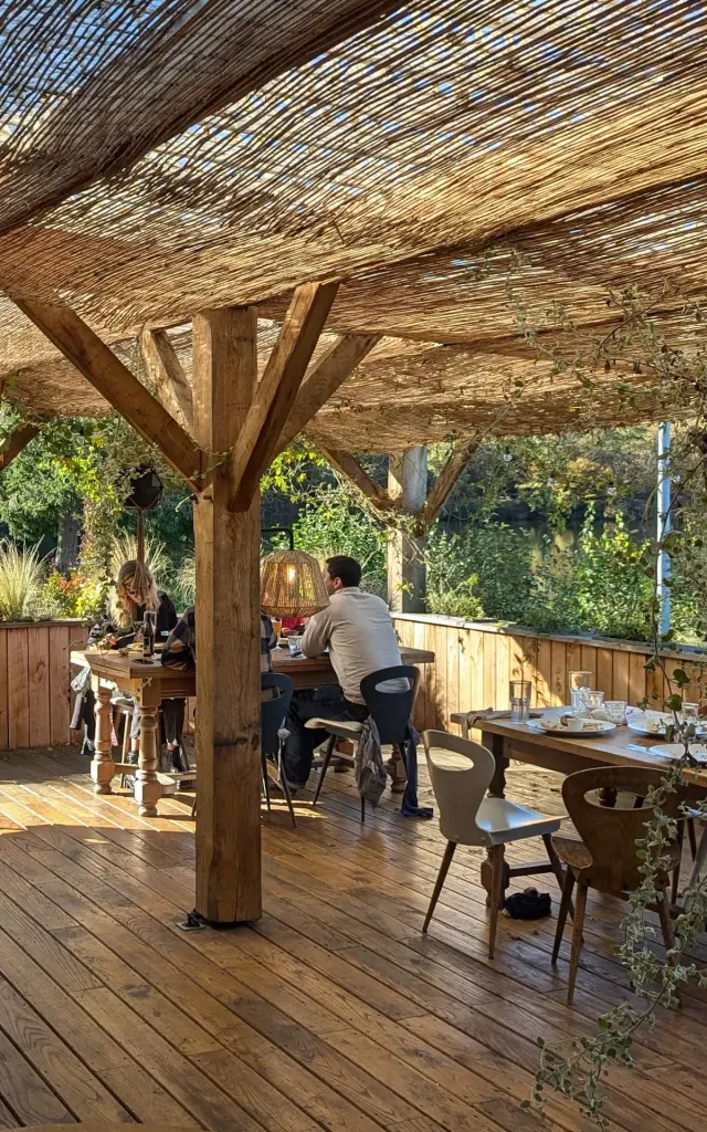 Aqui e aura un restaurant avec un cadre idyllique en Haute-Vienne