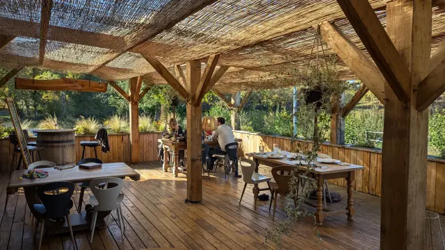 Aqui e aura un restaurant avec un cadre idyllique en Haute-Vienne