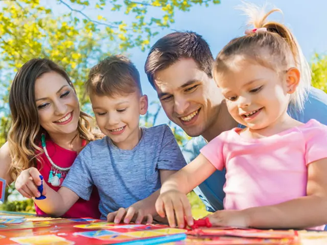 Jeux De Societe En Famille