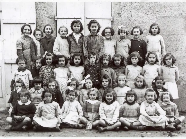 Photo de classe datant d'avant le massacre sur laquelle apparait Emilia Masachs